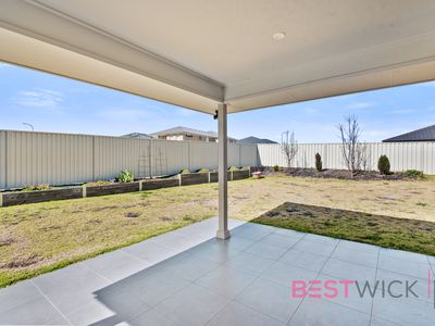 1 Lyon Close, Kelso