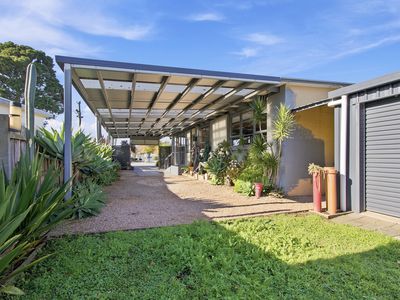 13 Weir Street, Sale