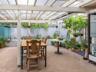 14 Beard Place, Queens Park