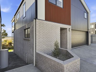 2 / 20B Frances Street, Bridport