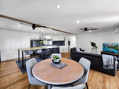 11 Phillips Avenue , Atherton