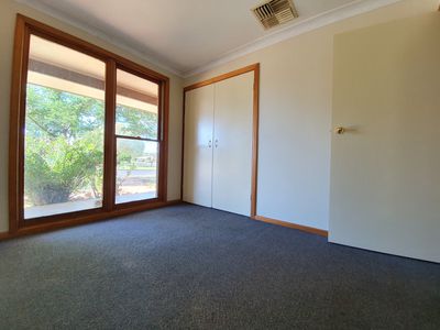 2 Sunset Way, Dubbo