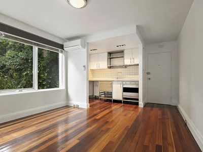 4 / 5 McGrath Court, Richmond