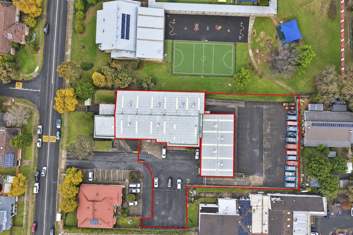 77 Jacaranda Avenue, Bradbury