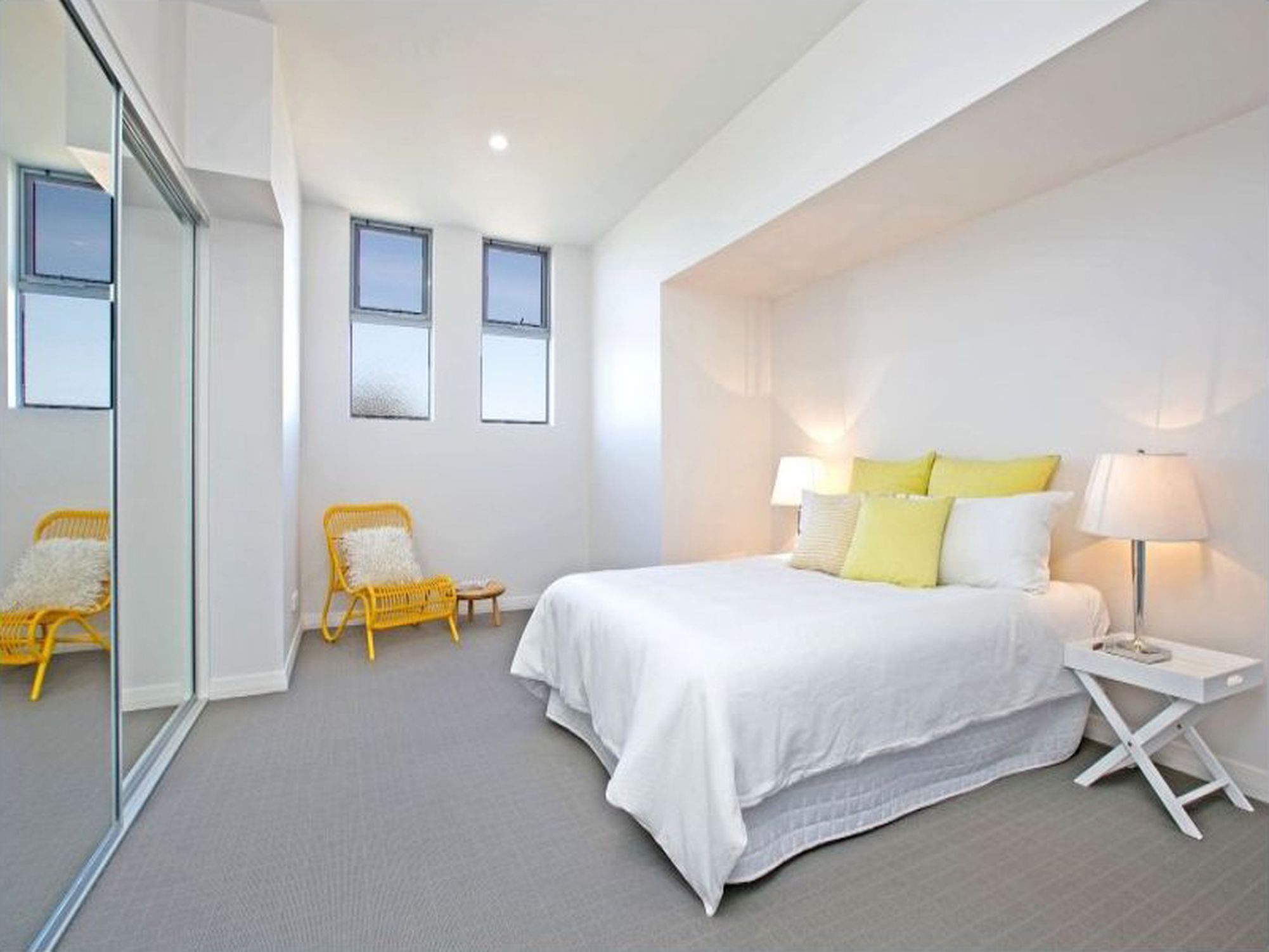 4 / 30 West Lakes Boulevard, Albert Park