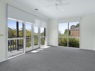 30 McGuire Crescent, Williamstown
