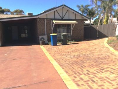 4B Siberia Close, Hannans