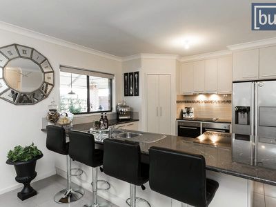 11 Silkyoak Ct, East Albury