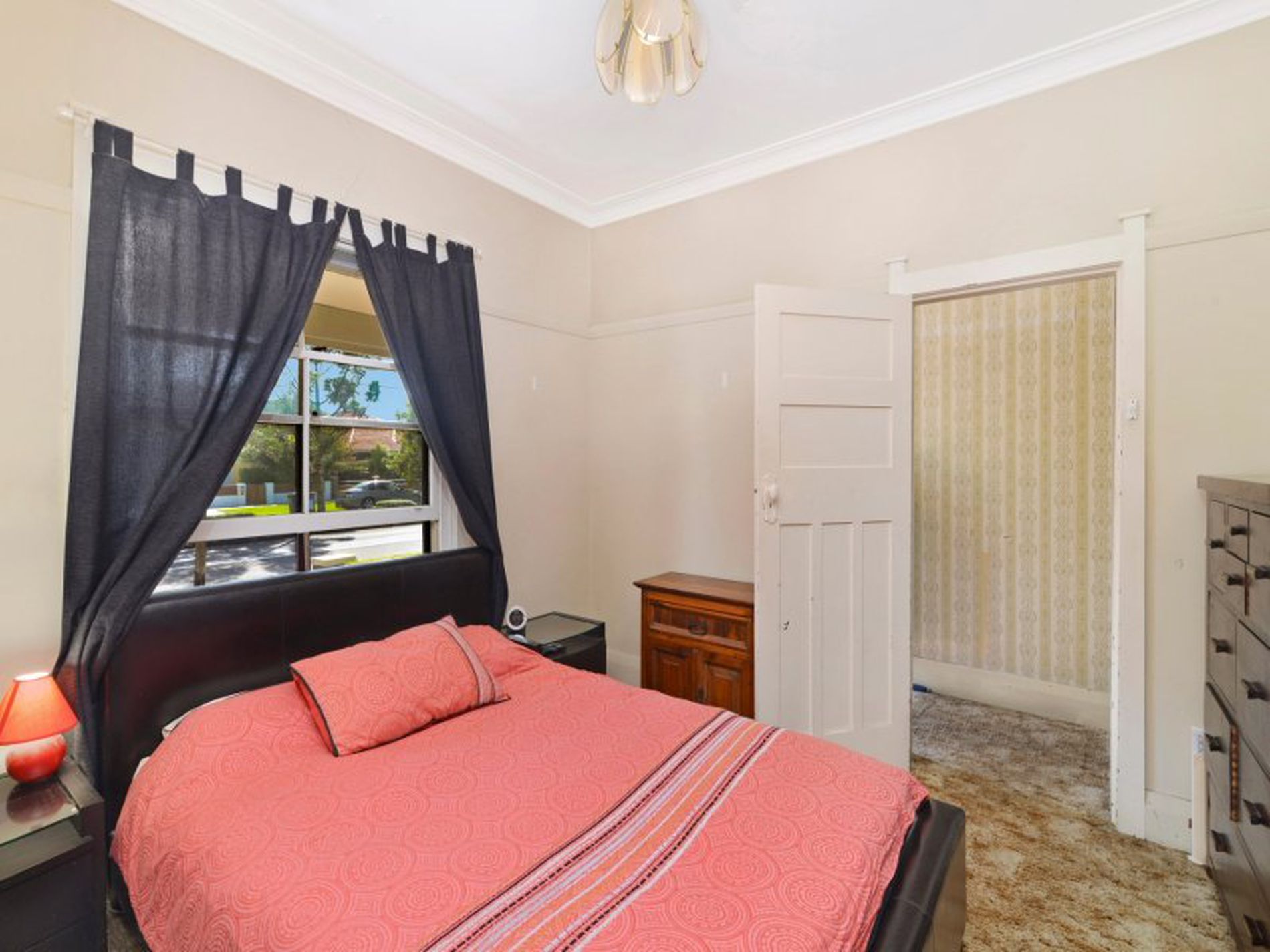 2 Swinbourne Street, Botany