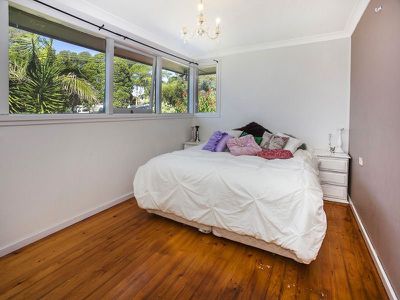 8 Wybalena Avenue, Koonawarra