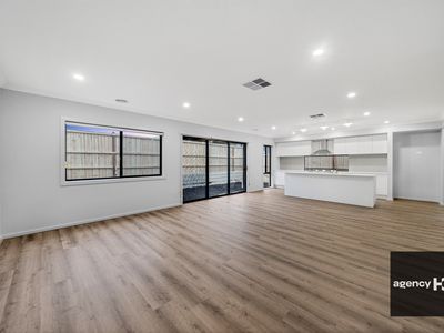 15 Winfred Drive, Mambourin