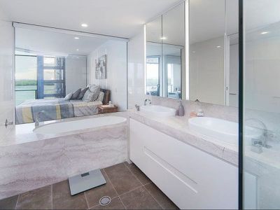 6203 / 6 Marina Promenade, Paradise Point