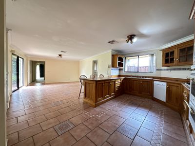 3 Kasie Place, St Clair