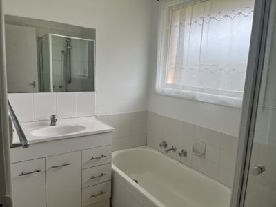 2 / 30-32 Atami Crescent, Corio