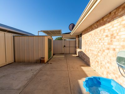 52 Brougham Crescent, Orelia