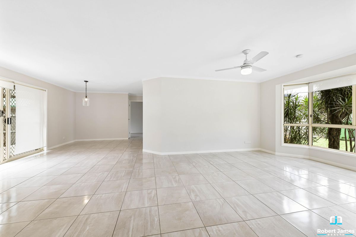 27 Tinaroo Place, Tewantin