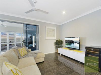 27 Marblewood Circuit, Mount Low