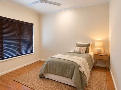 54 Dalziel Avenue, Atherton