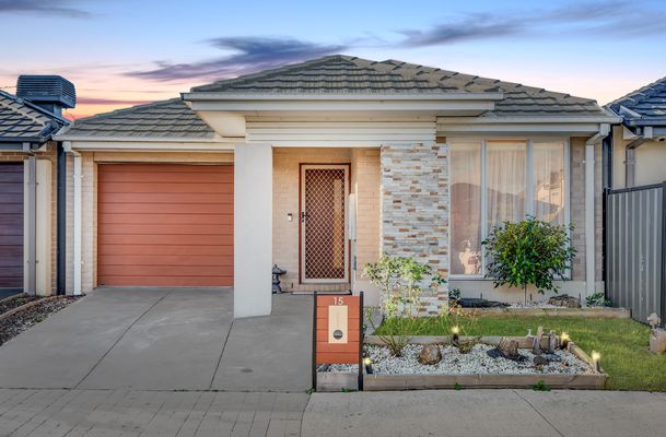 15 Kirkstead Grove, Craigieburn