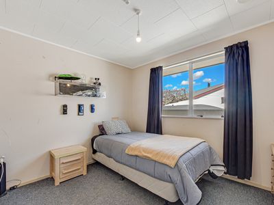 24 Hunt Terrace, Wakefield