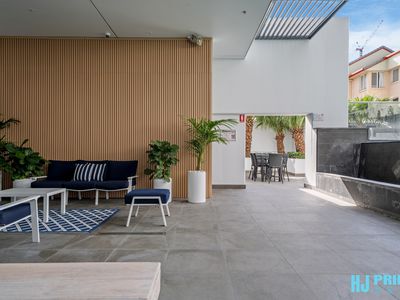 21 / 2729 Gold Coast Highway, Broadbeach
