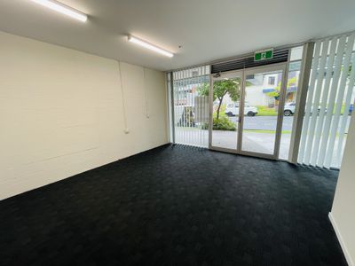 Shop 6 / 15 Welch Street , Southport