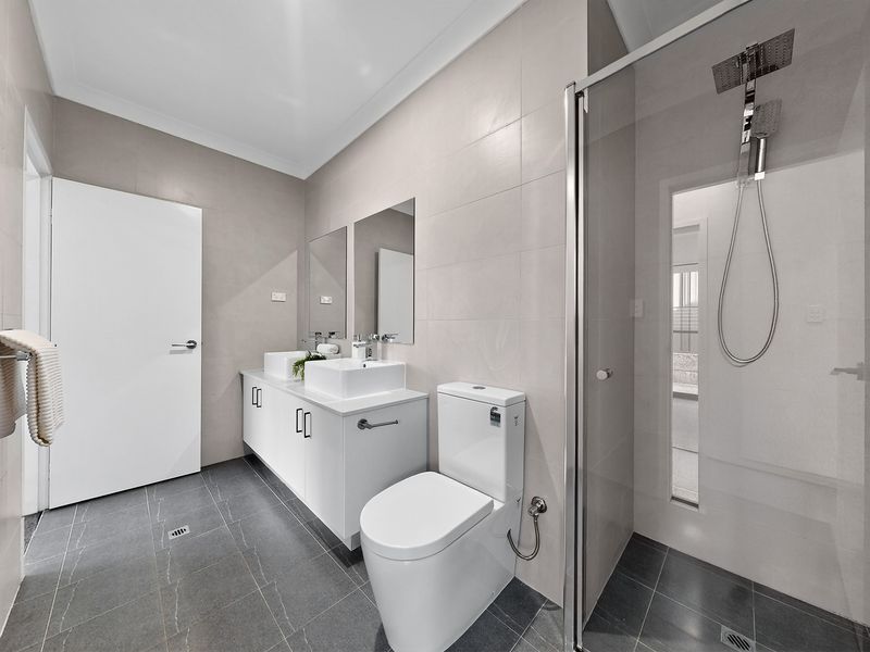 35B Badrick St, Warwick