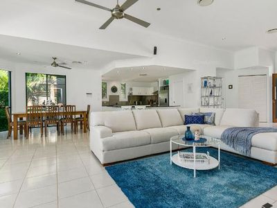8 Lakeside Drive, Peregian Springs