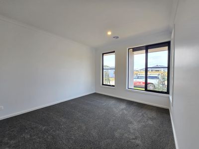 4 Nesting Way, Werribee