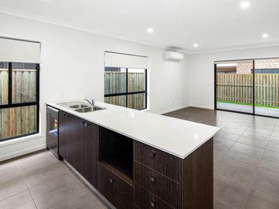 5 Roebuck Street, Coomera