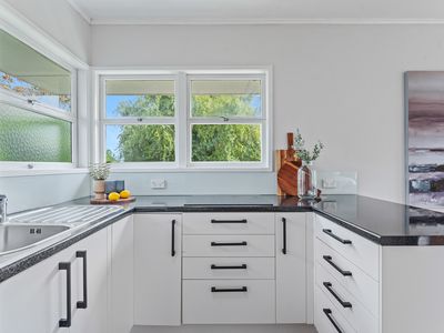 2/9A Eversleigh Road, Belmont