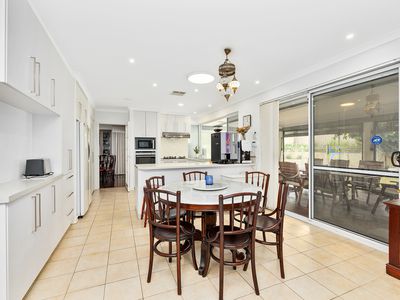 22 Burdett Retreat, Murdoch