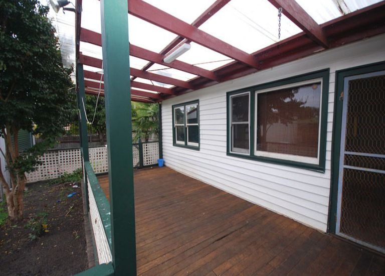 9 Valmai Avenue, Portland