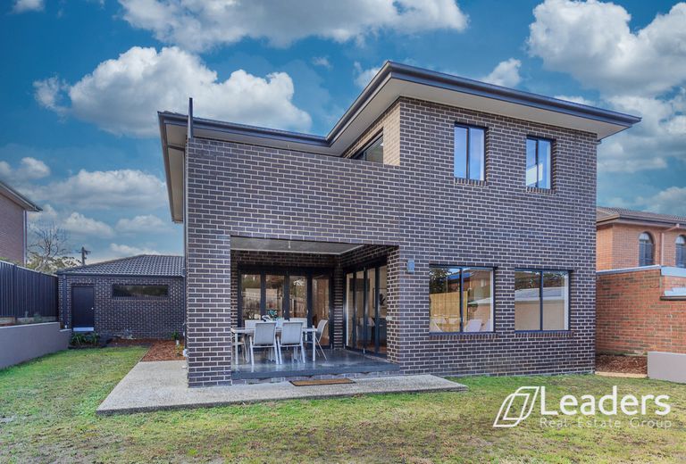 29 Kinnoull Grove, Glen Waverley