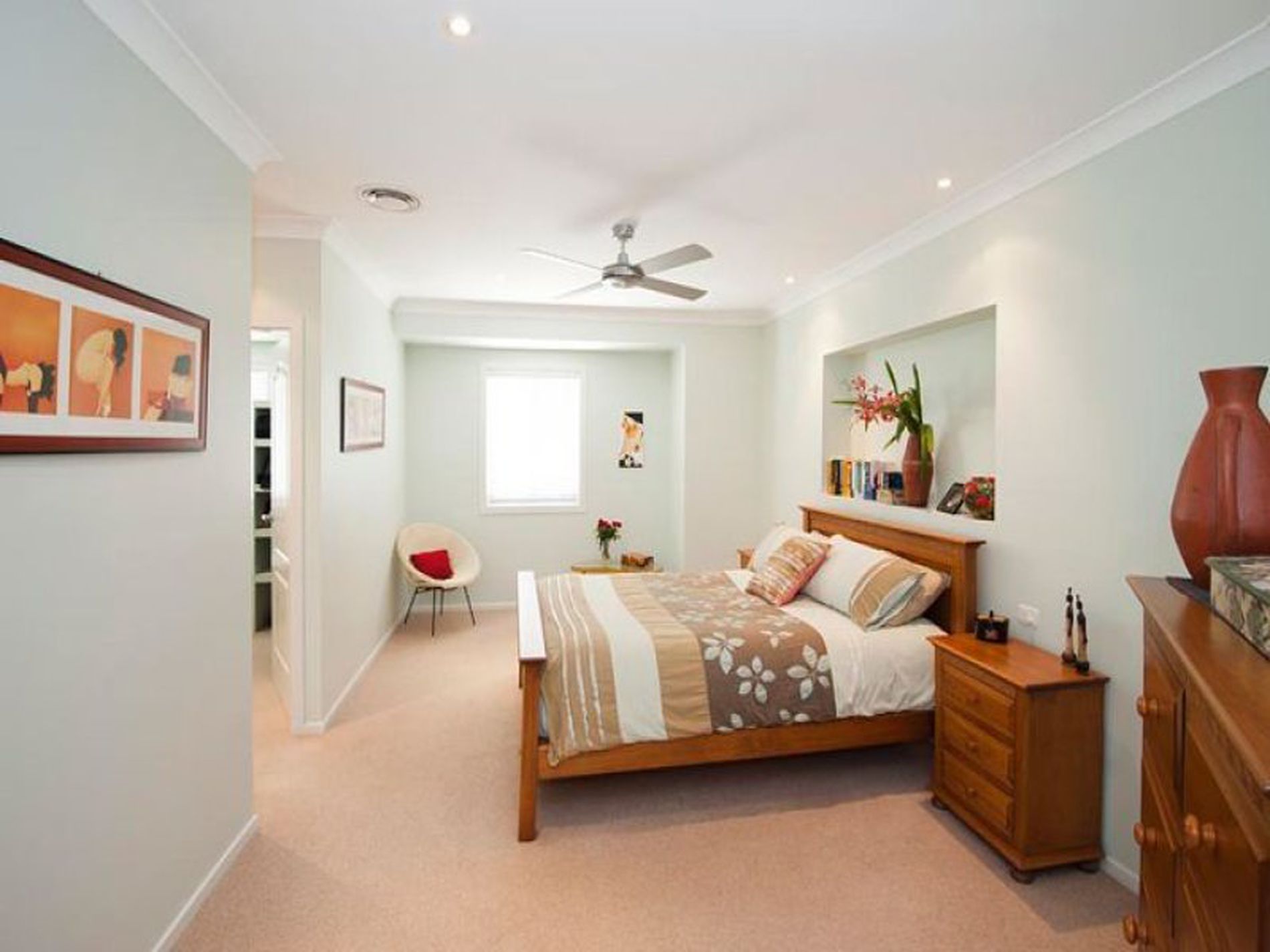 18 Davies Street, Mollymook