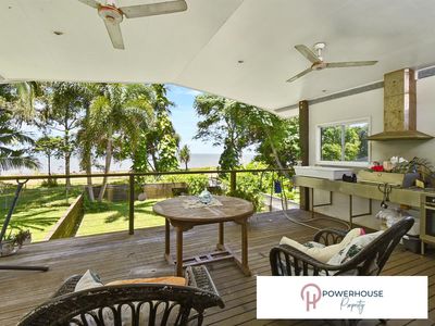 6 Feldt Street, Flying Fish Point