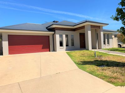 5 WEATHERS PLACE, Wodonga