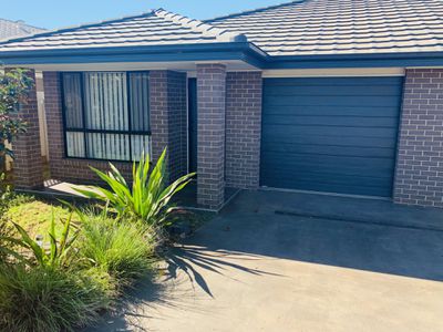 33B Champagne Drive, Dubbo