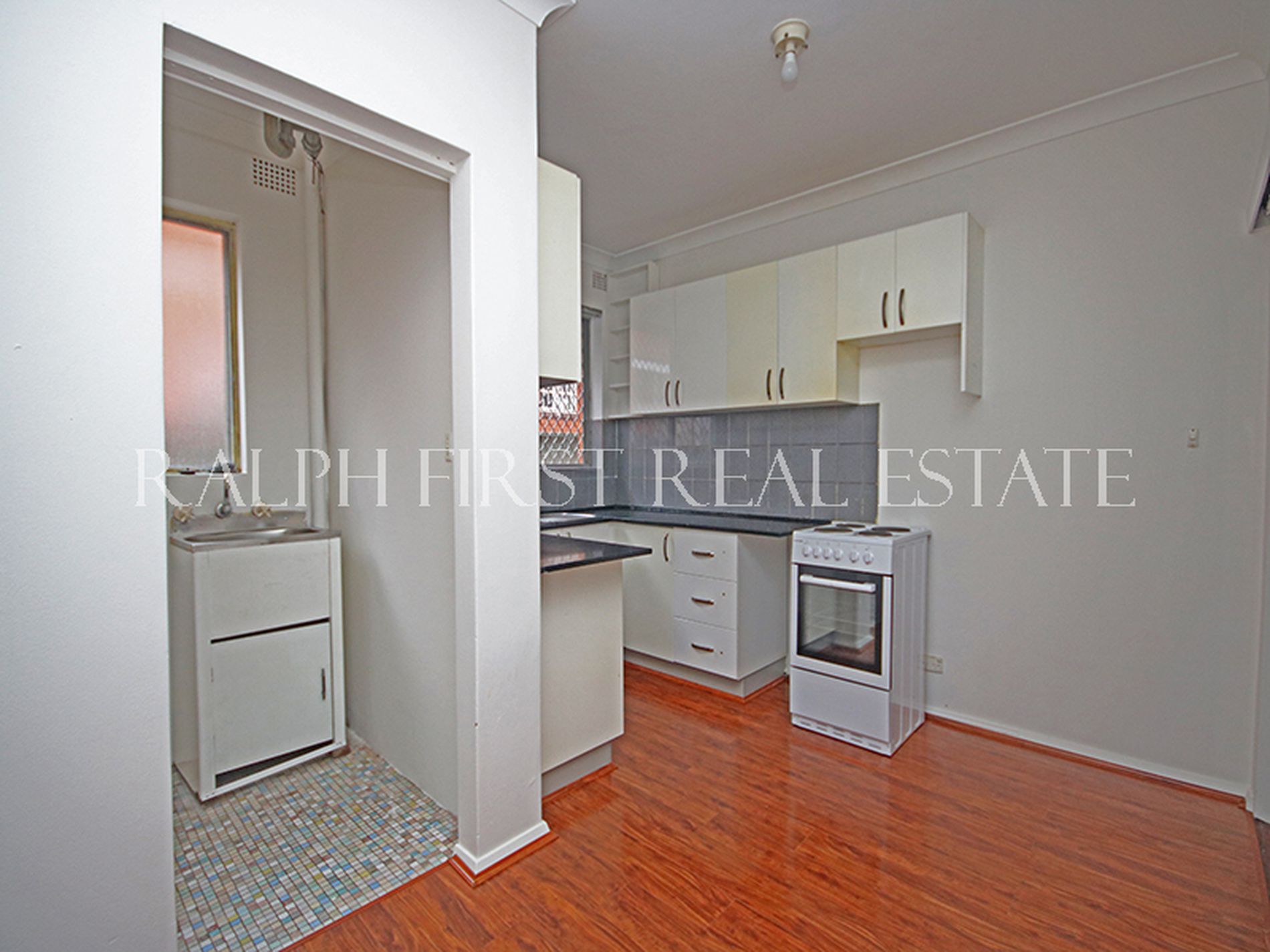 1 / 86 The Boulevarde, Lakemba