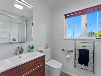 41 Montgomery Avenue, Rothesay Bay