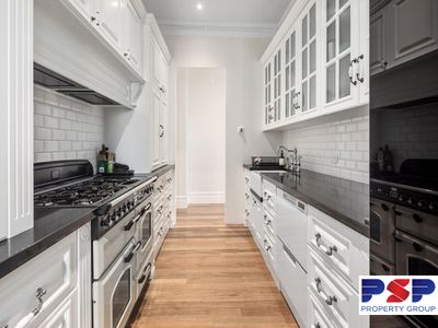 305 WINDERMERE ROAD, Lara