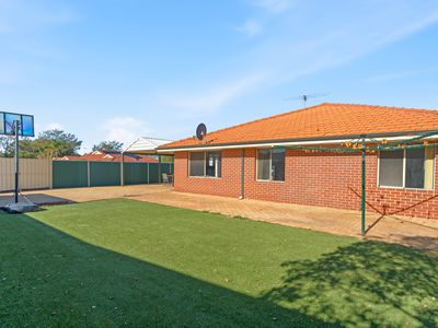 2 Stenton Gardens, Kinross