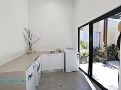 9 Ocean View Dr, Woodgate