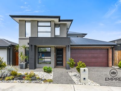 8 Hollybush Avenue, Clyde