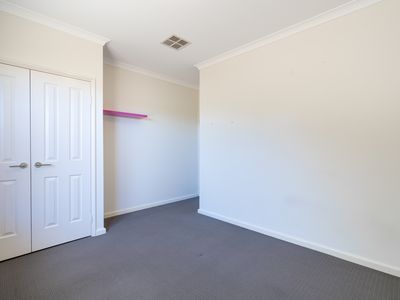 13 Coniston Bend, Waikiki