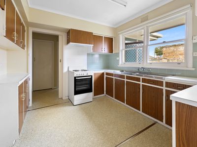 1 Shirley Grove, Warrnambool