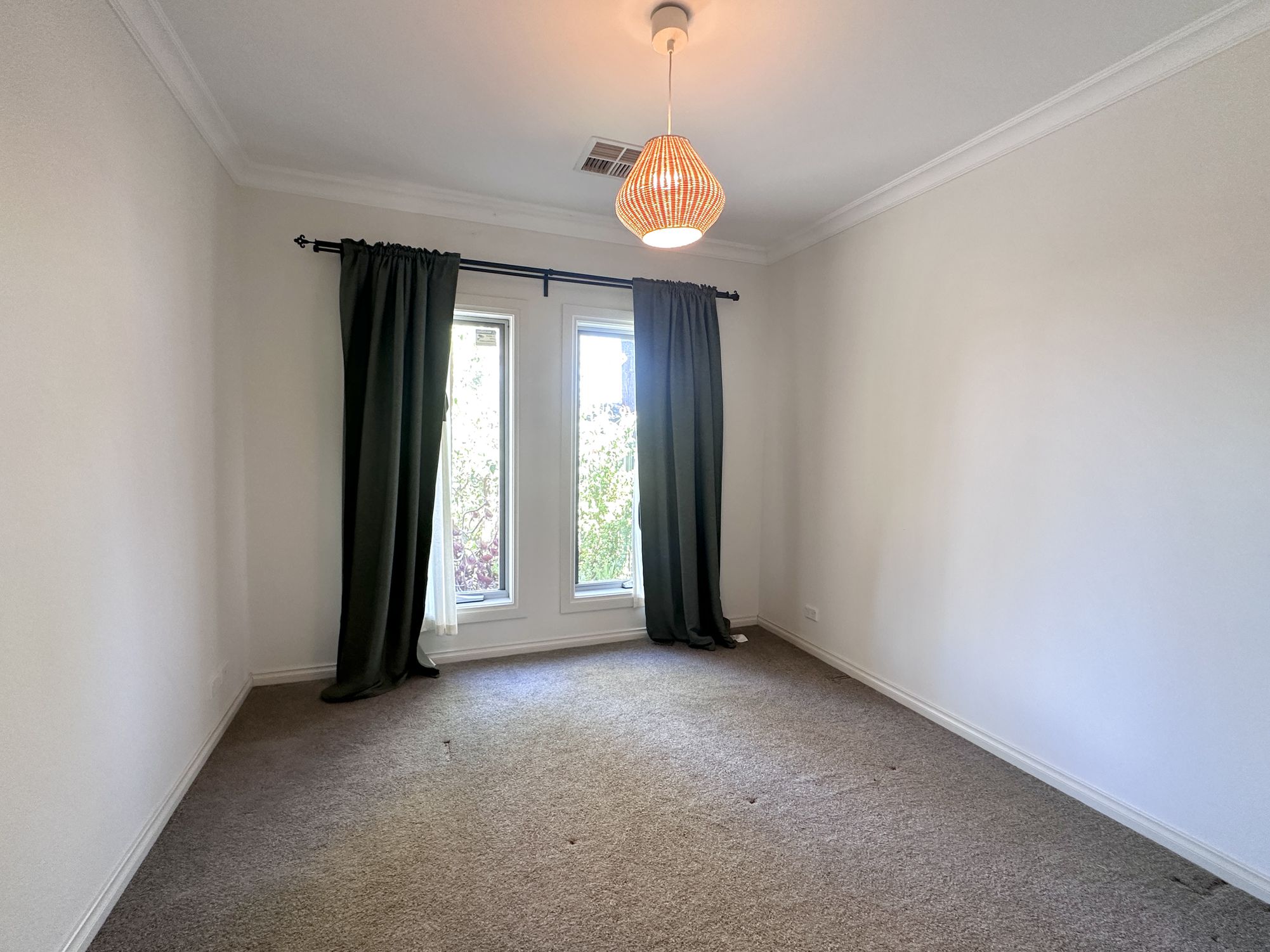 6 Davis Court, Glynde