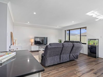 24 Berican Parade, Hilbert
