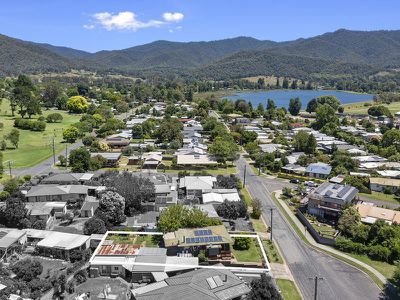 104 Lakeside Avenue, Mount Beauty