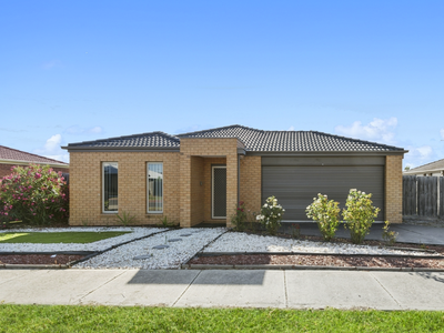 84 Calais Circuit, Cranbourne West